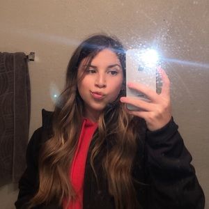 Meet your Posher, Jayli